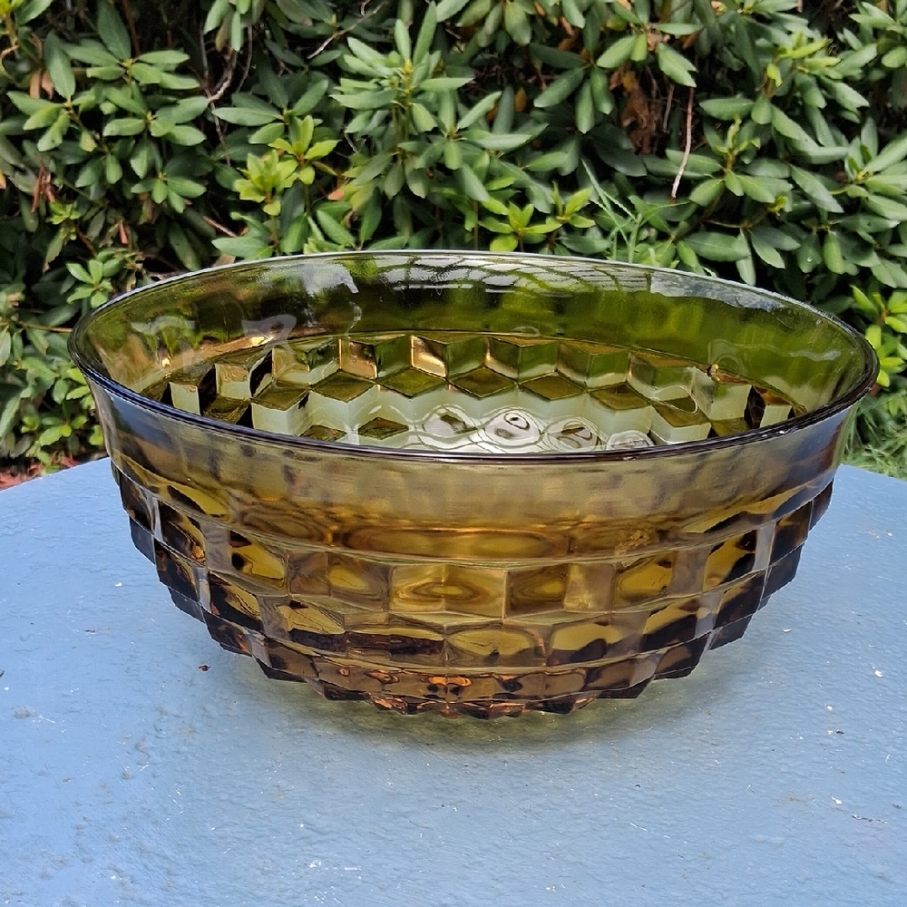 Source Unknown Olive Glass Art Bowl